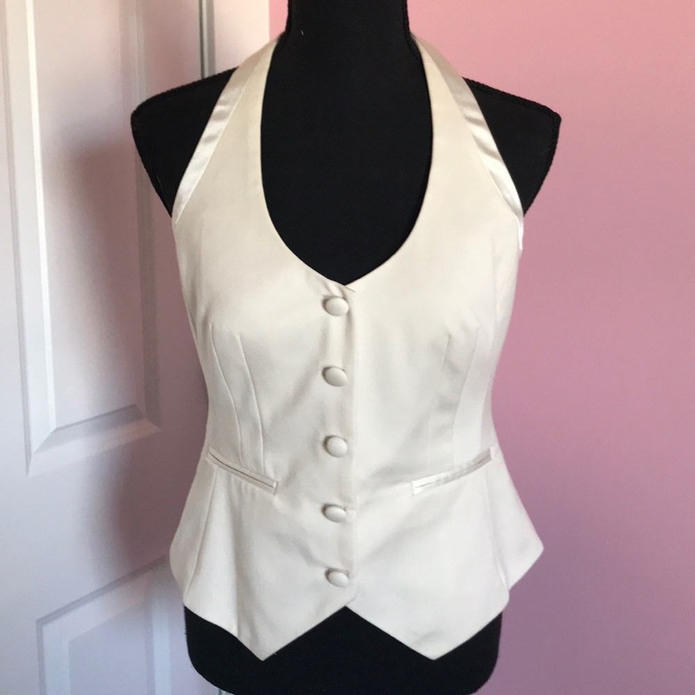 Beautiful side zip white/black market vest